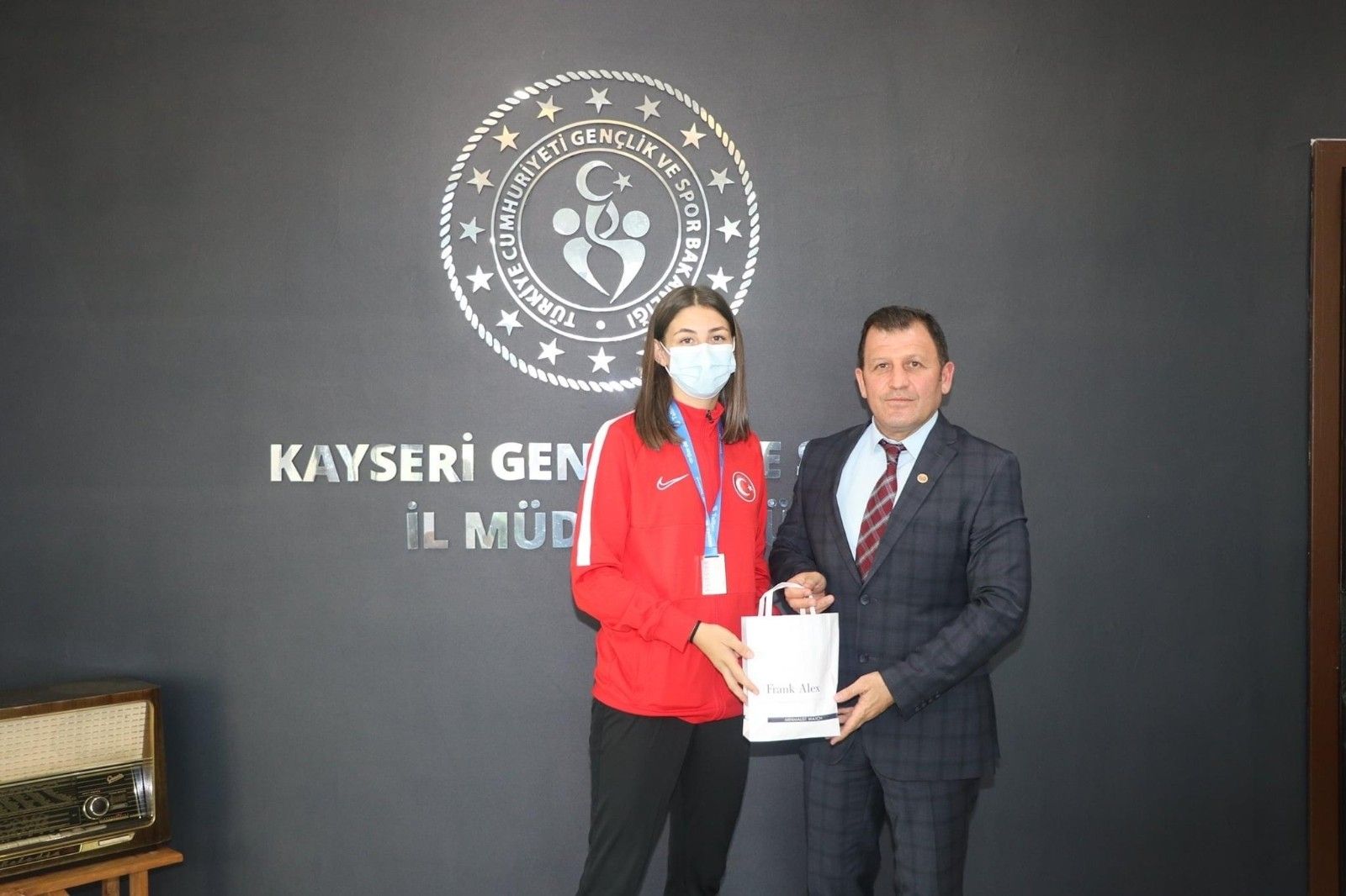 Zehra Kaygısız madalya sevincini paylaştı