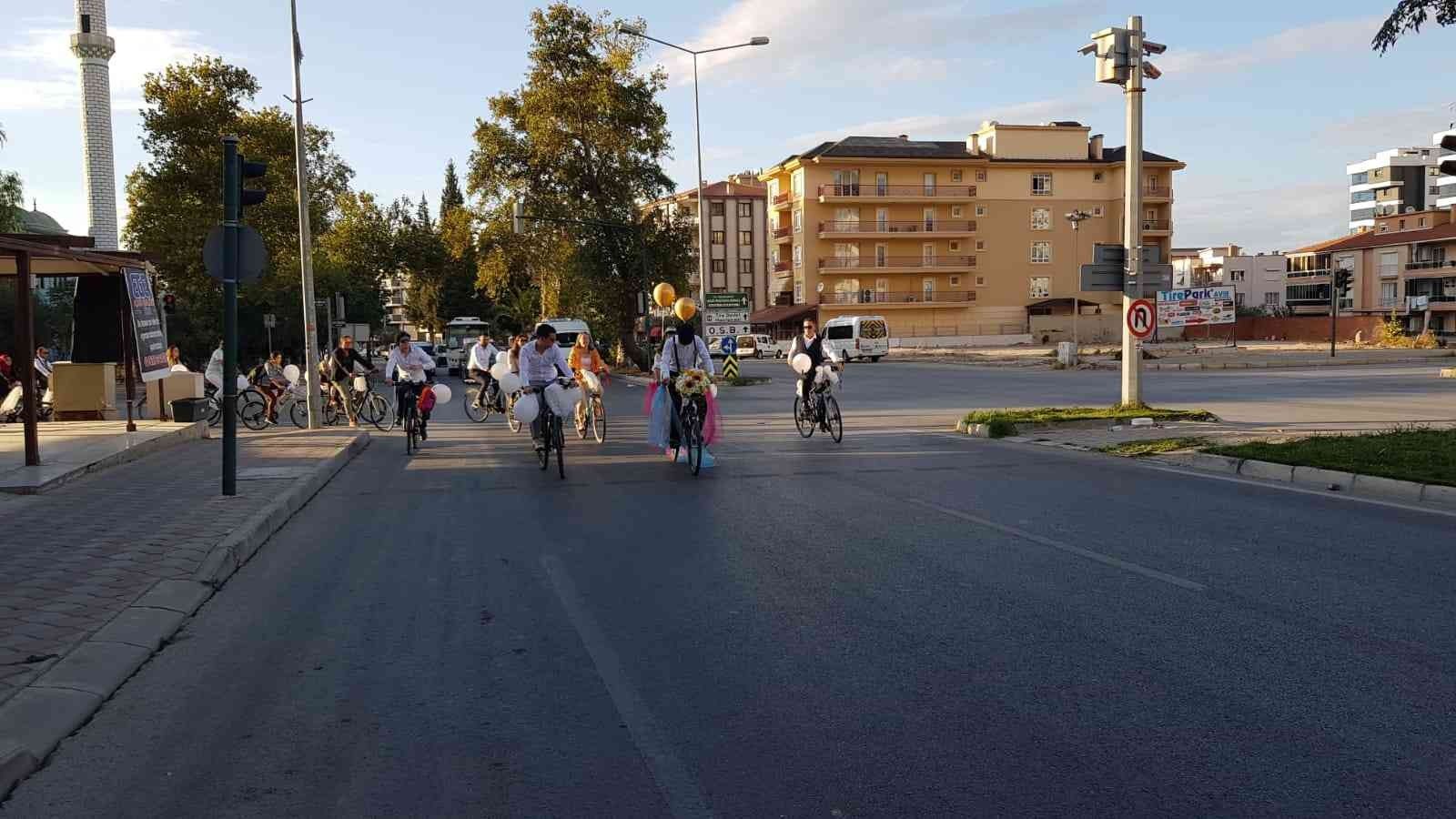 Bisikletten gelin arabası