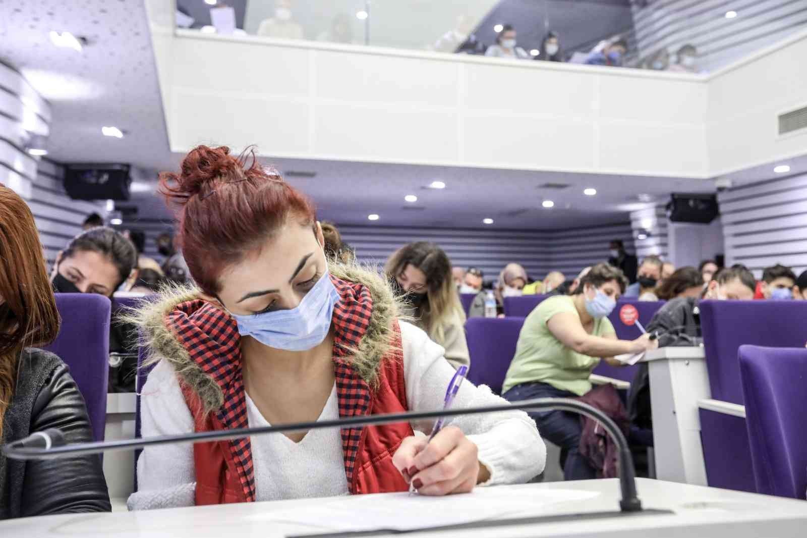 Buca Belediyesi iş sahibi yapıyor