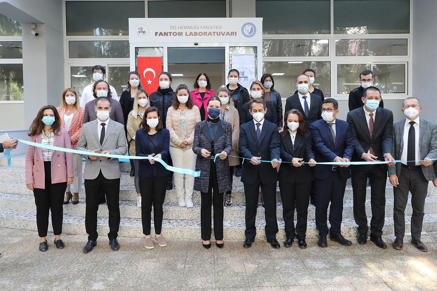 Diş hekimleri, bu laboratuvardan yetişecek