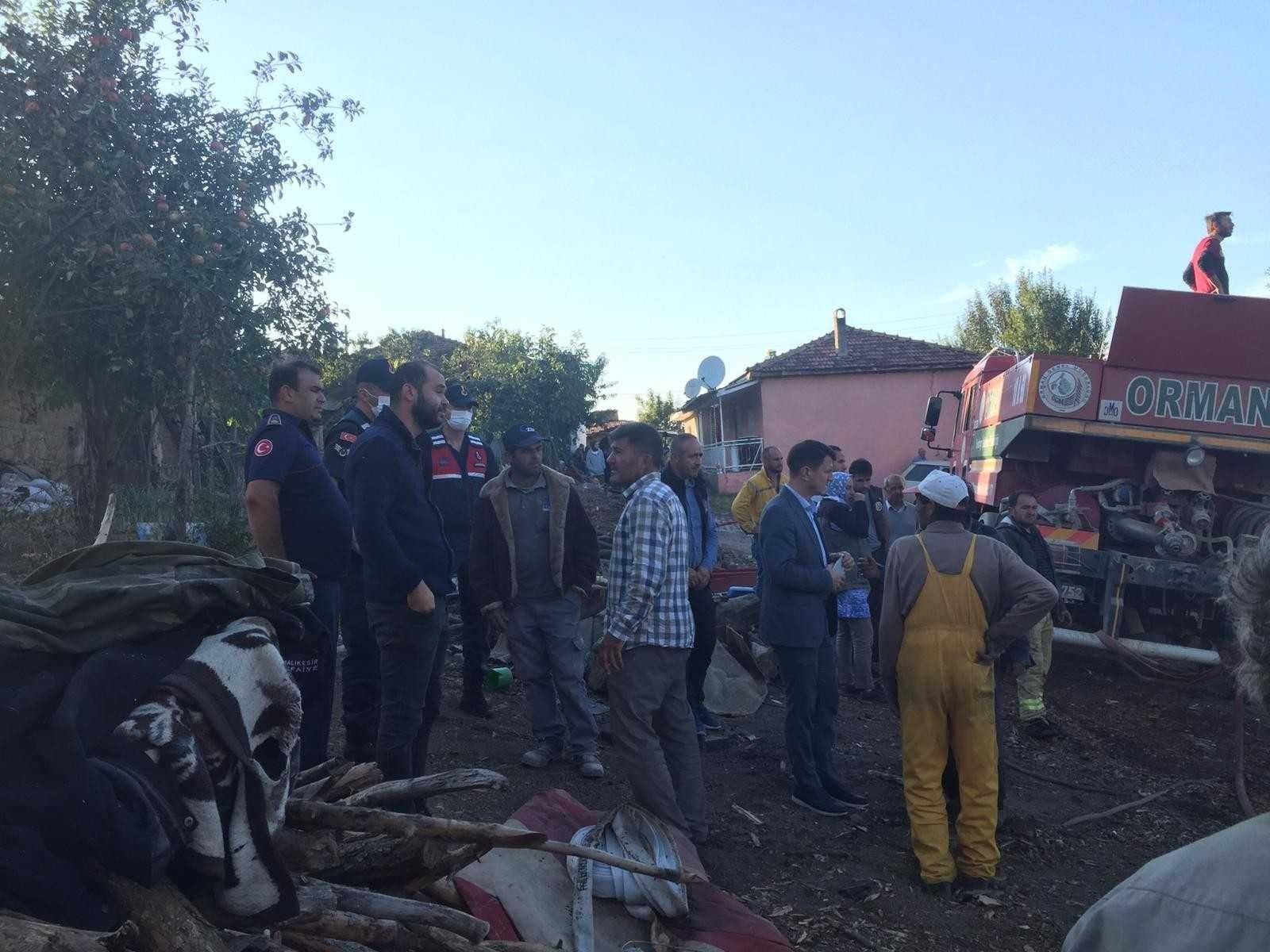 Evi yanan vatandaşa belediye ev tahsis etti