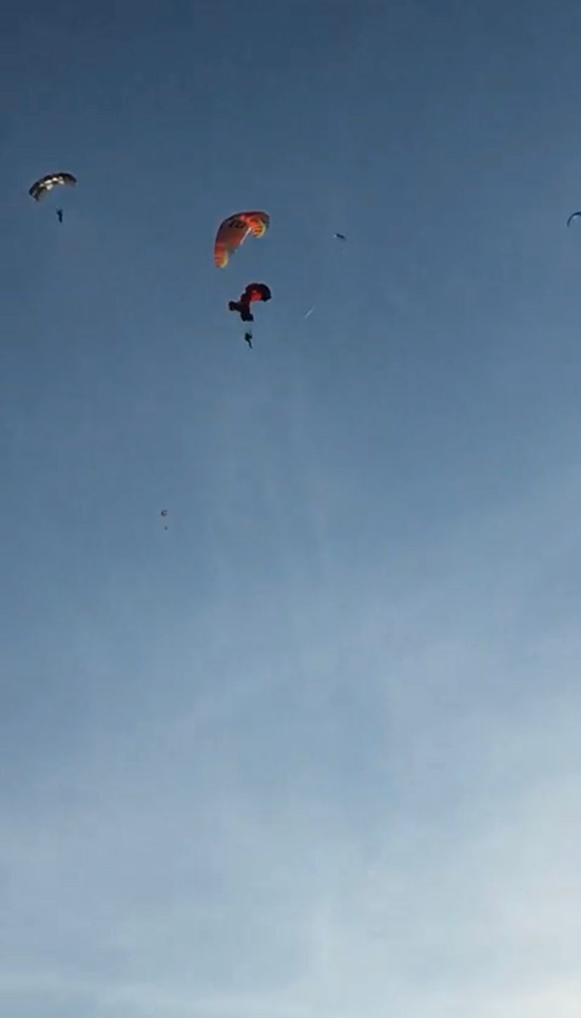 Fethiye'de paraşütler havada çarpıştı: 3 yaralı