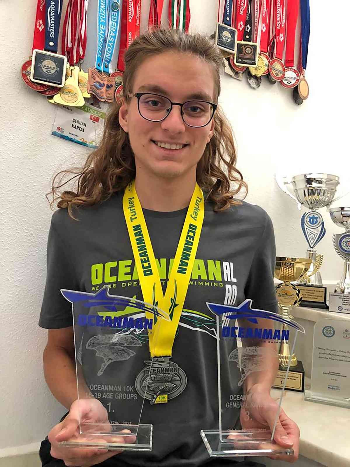 Genç yüzücüden Oceanman'de çifte madalya
