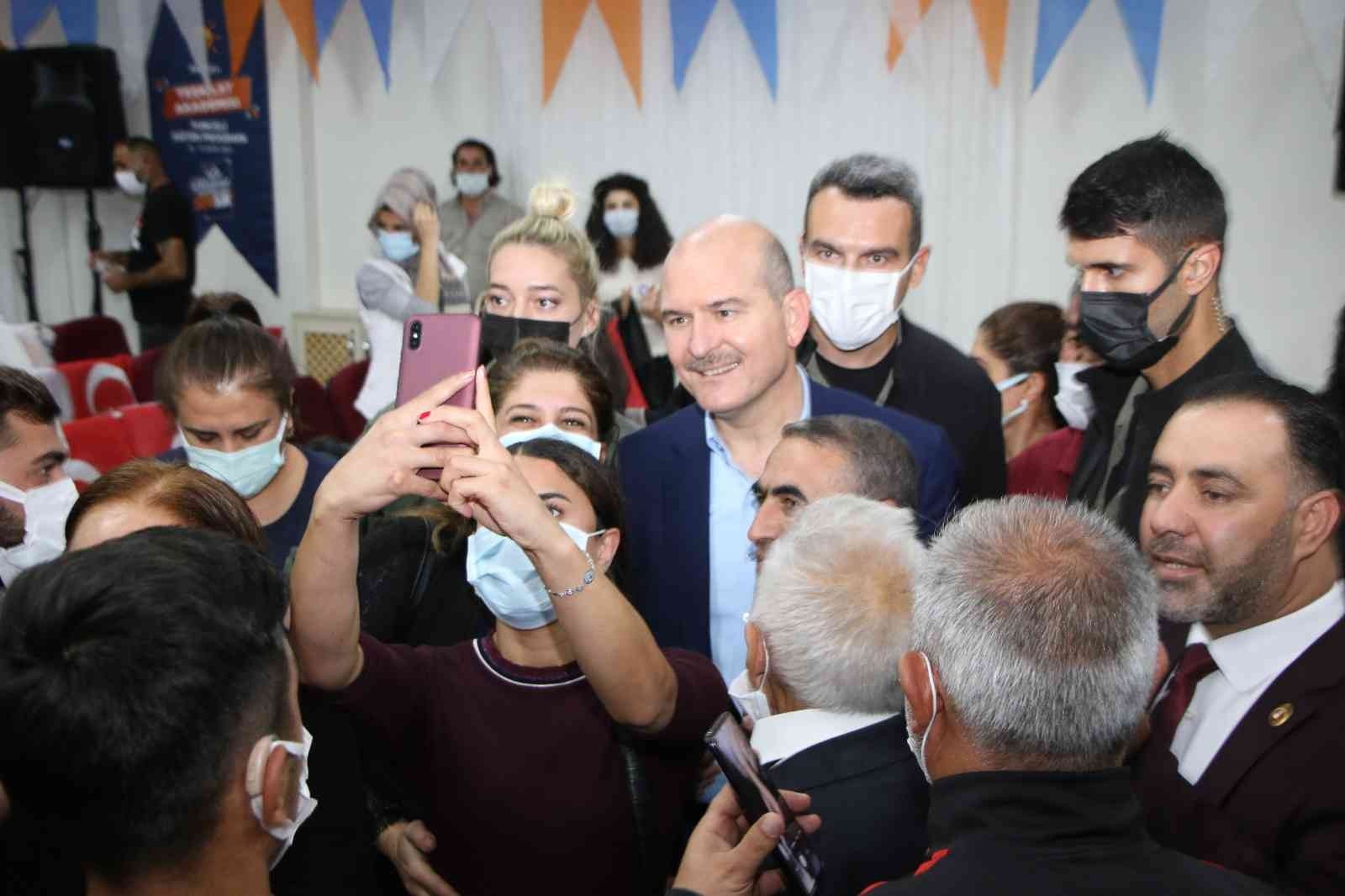 İçişleri Bakanı Soylu: "Yaptığımız operasyonların sesi ya İYİ Parti'den ya HDP'den geliyor''