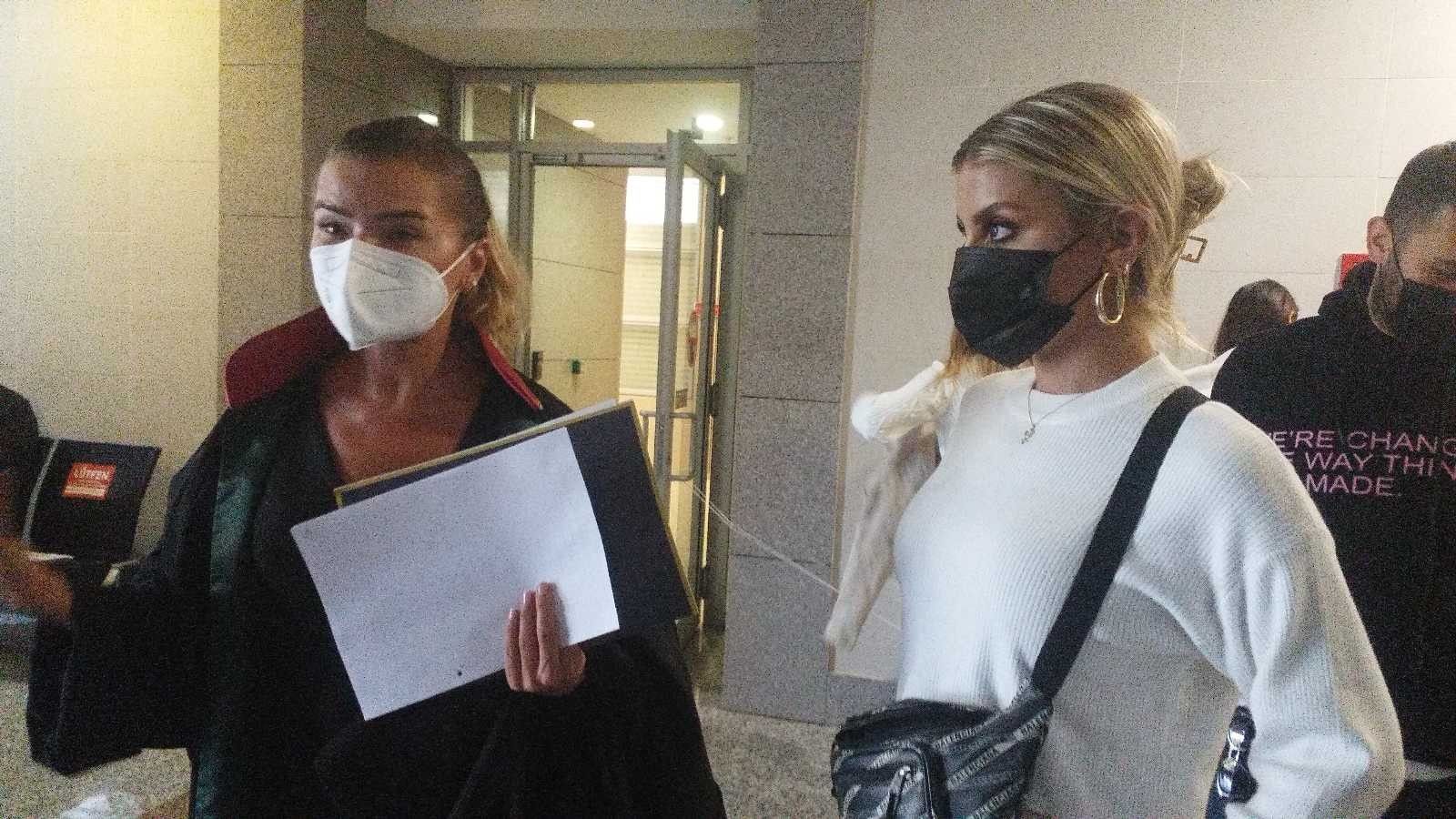 Şarkıcı İrem Derici'ye hakarete para cezası