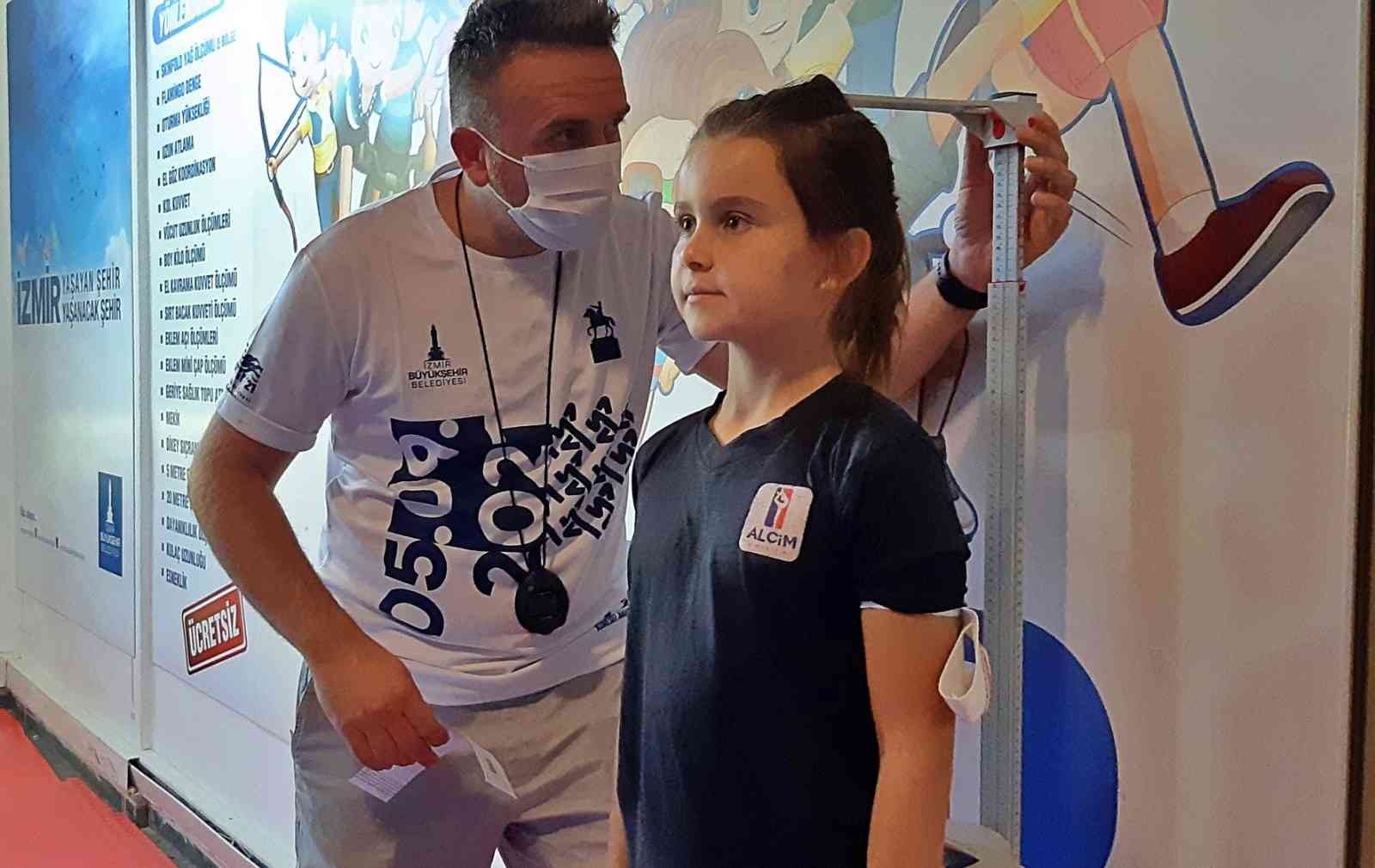 Çocukların sportif yetenekleri ölçülüyor
