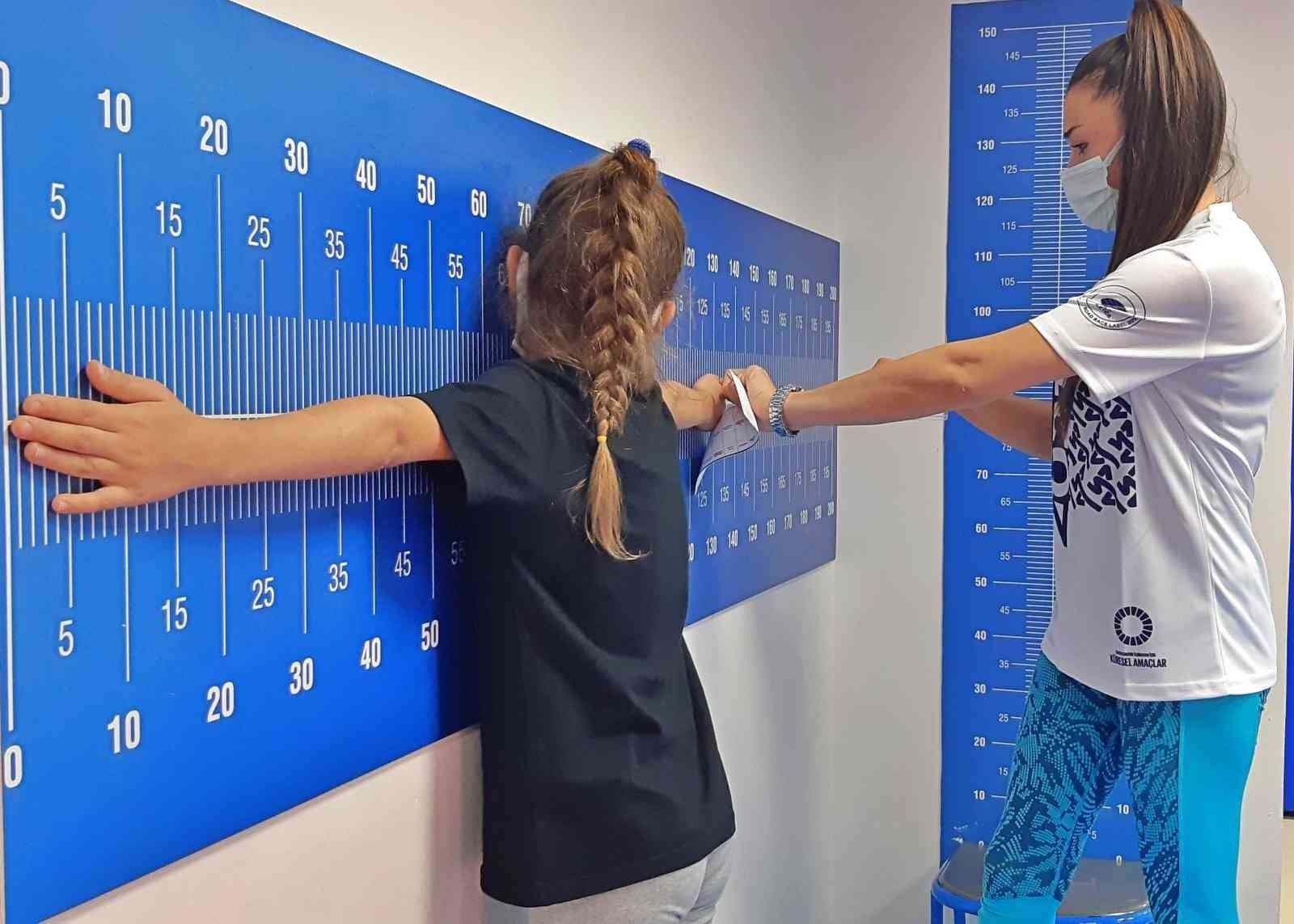 Çocukların sportif yetenekleri ölçülüyor