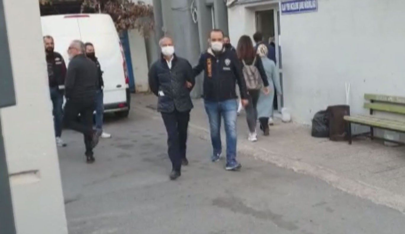 İzmir'de 2 FETÖ şüphelisi örgüt adına yardım topluyormuş