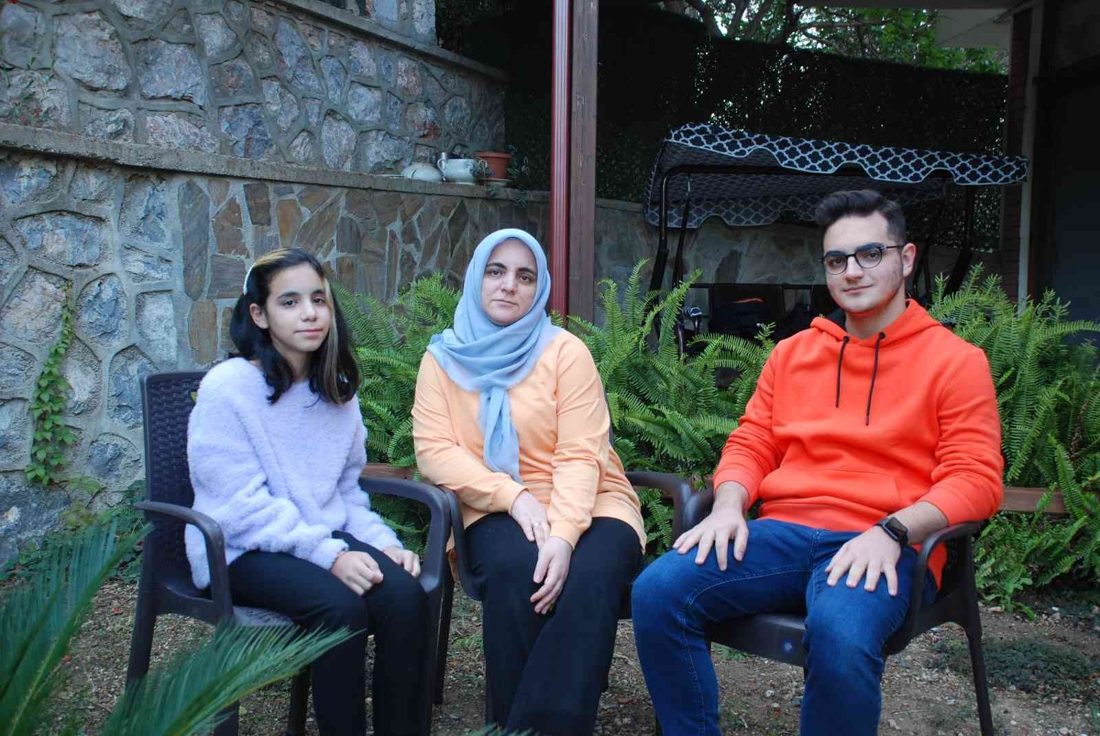 İzmir'de enkazdan çıkarılan anne-kız o günü anlattı