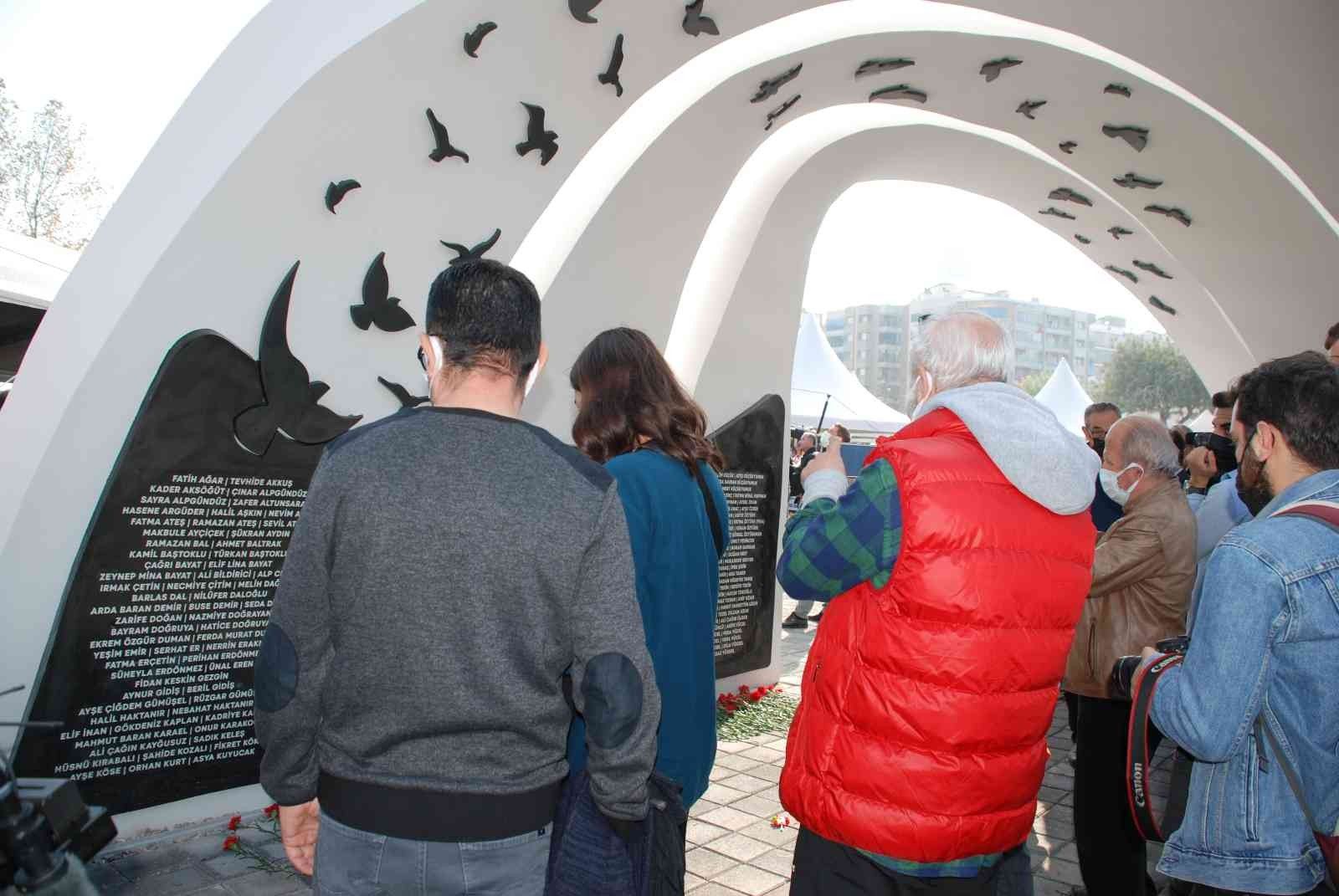 İzmir'in kalbi 14.51'de attı