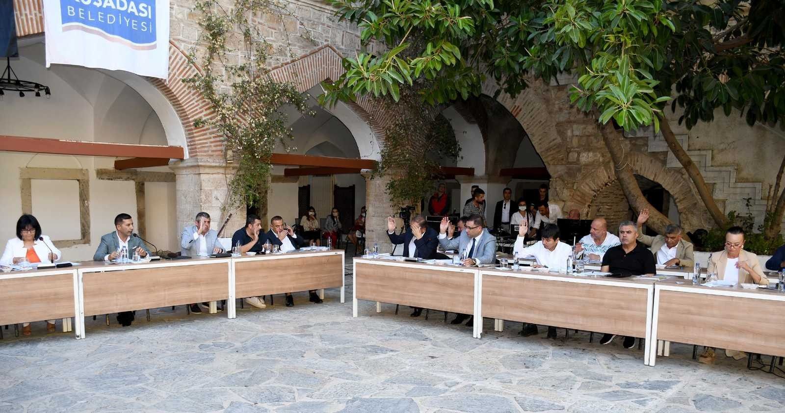 Kuşadası Belediyesi'nden konservatuvara ücretsiz yer