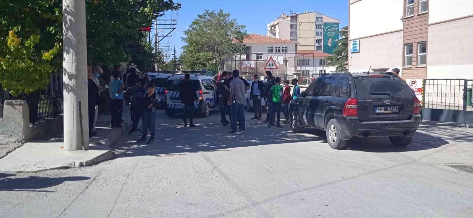 Lise öğrencileri arasında kanlı kavga 2 yaralı