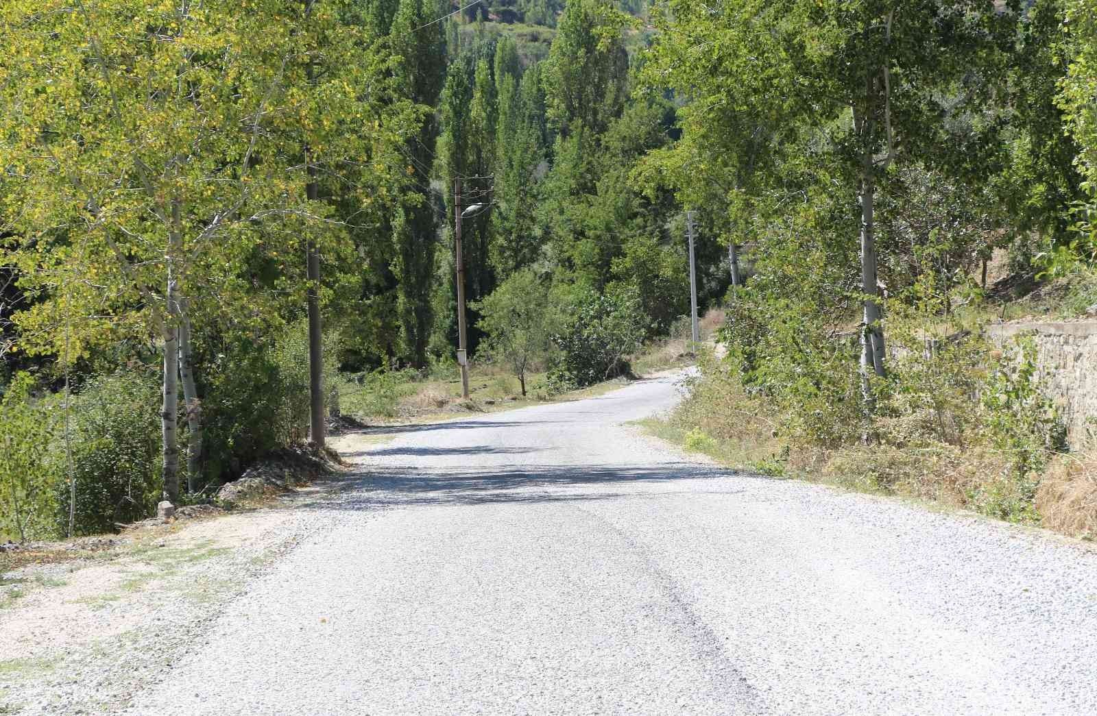 Manisa'da yol yapımında rekor üstüne rekor kırılıyor
