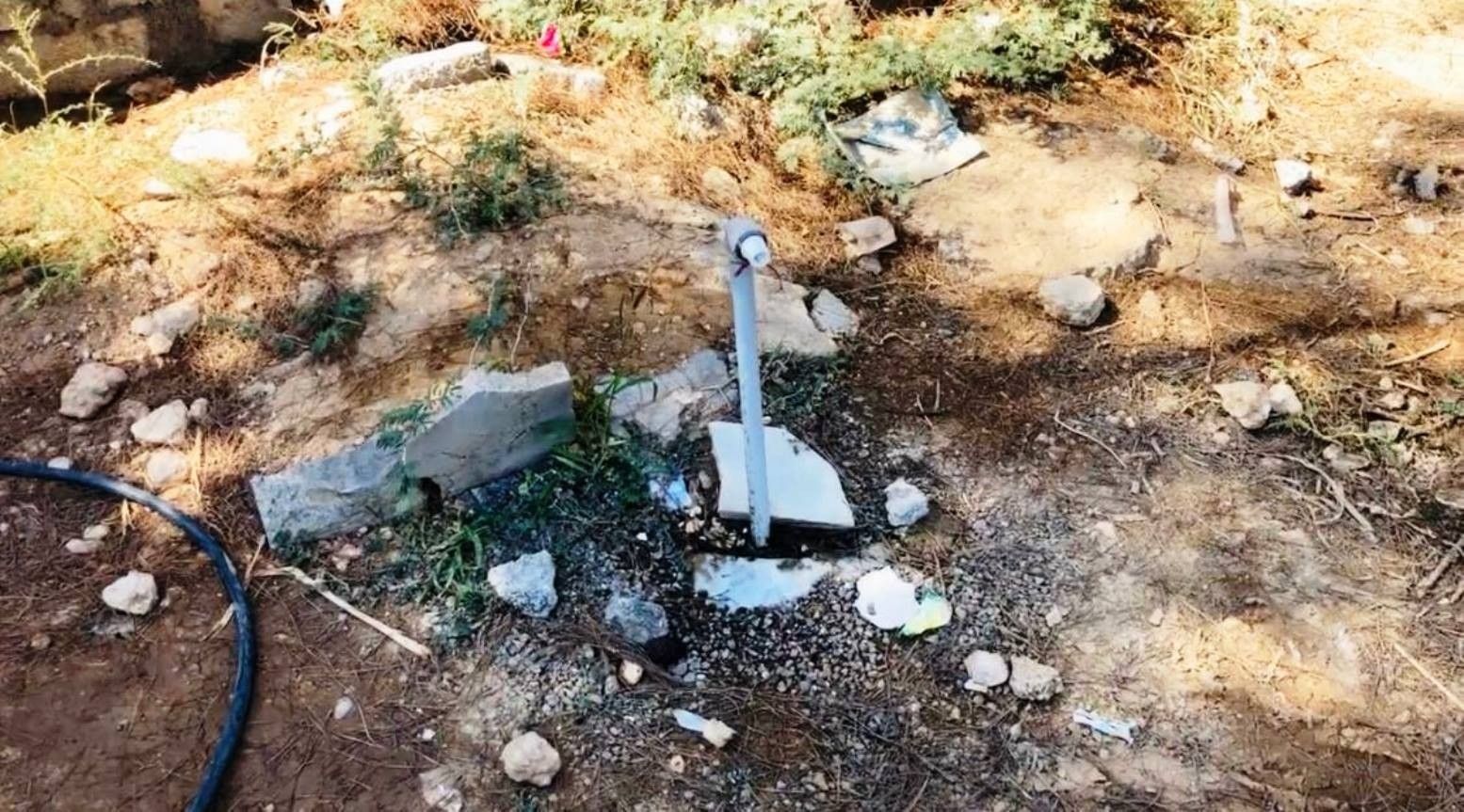 Mezar soyguncuları musluk bırakmadı