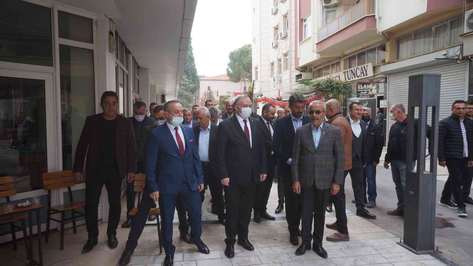 MHP'li Akçay: "CHP Atatürk'e nankörlük yapan bir partidir"