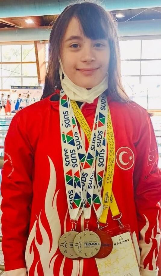 Milli sporcu Ada Zehra'dan 4 dünya rekoru