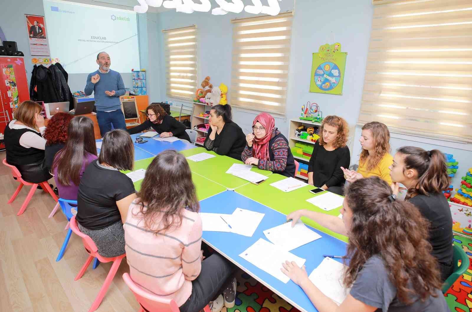 Minik öğrencilerin eğitimine katkı