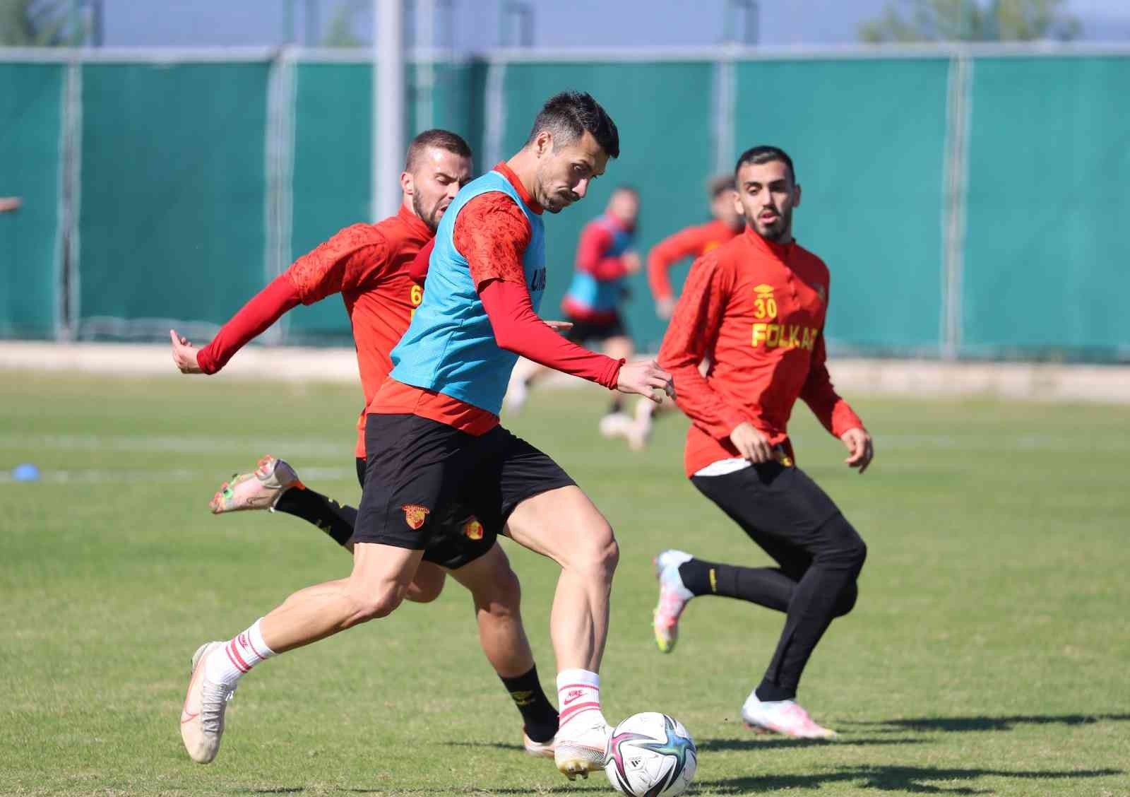 Trabzonspor'a hazırlanan Göztepe'de hedef 3 puan