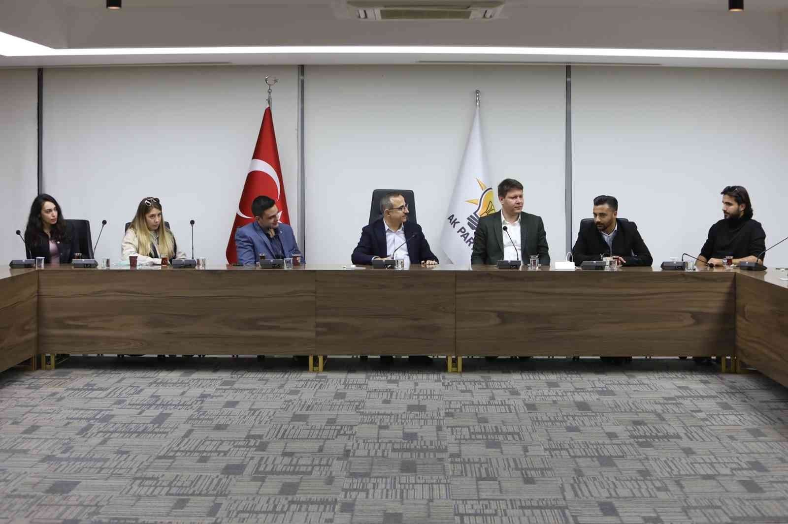 Üniversite gençliği sordu, Başkan Sürekli yanıtladı