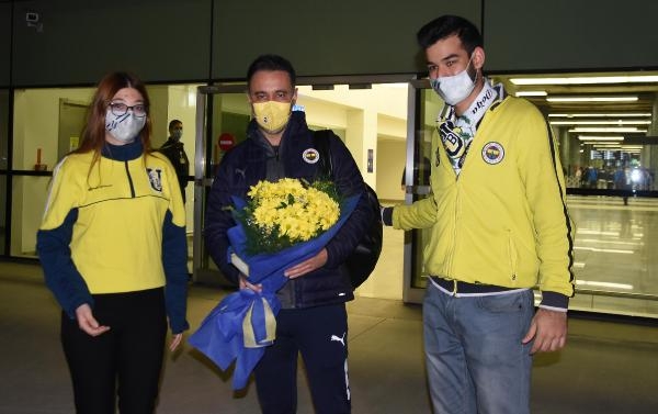 Fenerbahçe, 4 eksikle İzmir'e geldi