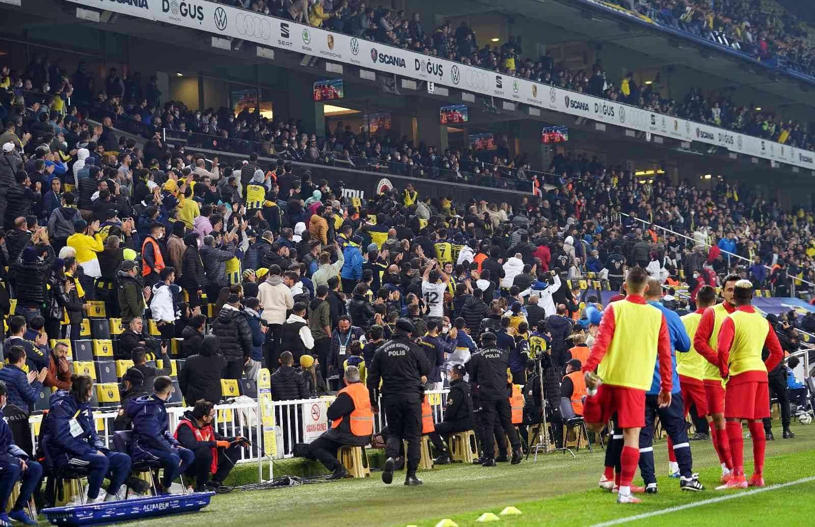 Fenerbahçe direkten döndü!