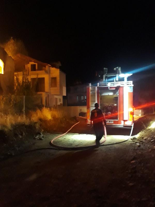 Fethiye'de 2 katlı ev alevlere teslim oldu