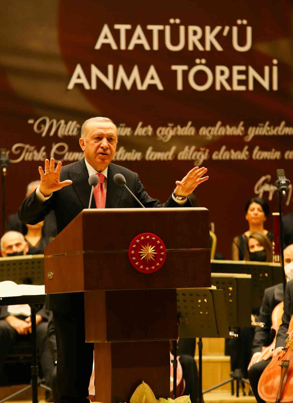 Gazi hayatta olsa sopa ile kovalardı