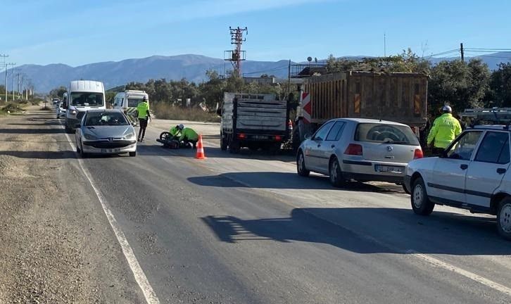 Hafriyat kamyonuna çarpan genç yaşamını yitirdi