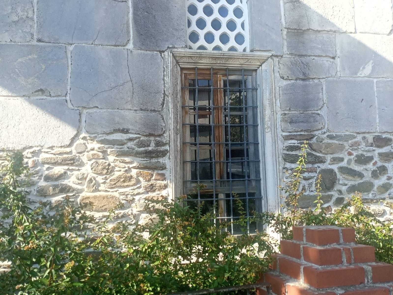 Ödemiş'teki 700 yıllık tarihi cami ilgi bekliyor