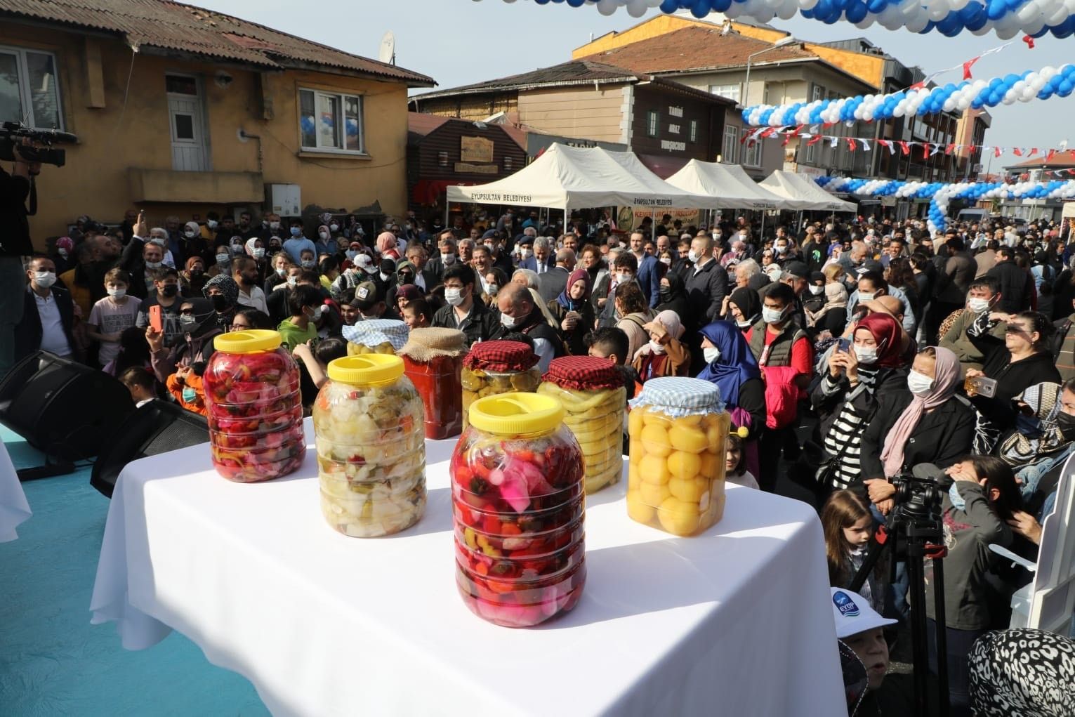 Paranın, altının bile turşusunu kurdular