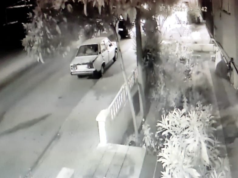 Park halindeki tıra arkadan çarpan otomobil alev aldı; 1 ölü, 1 ağır yaralı