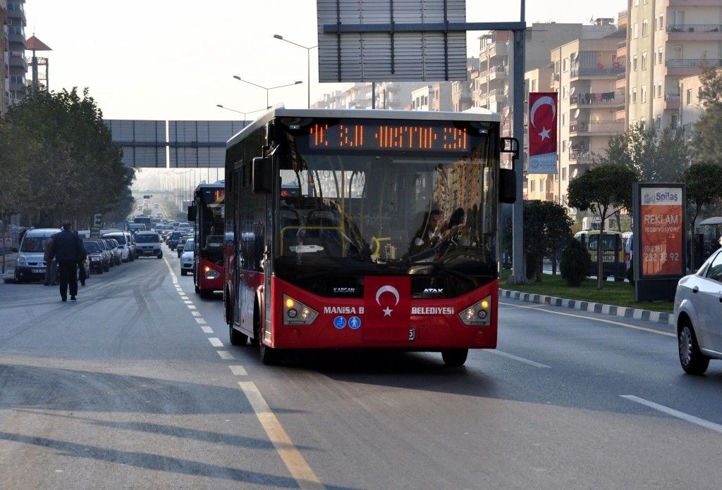 Sağlık çalışanlarına ücretsiz ulaşım uzatıldı
