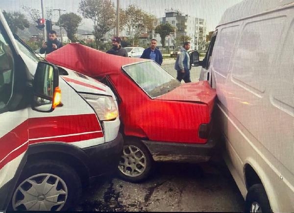 Ambulansın çarptığı sürücü hayatını kaybetti