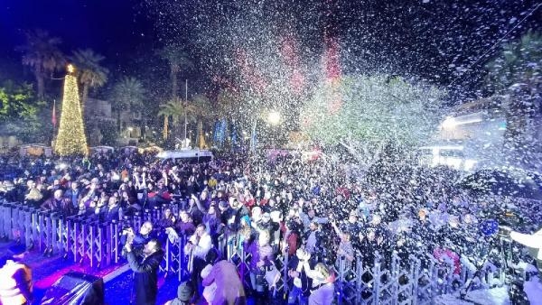 Bodrum'da  konserde kar yağdırıldı!