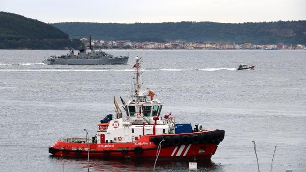Bulgar savaş gemisi 'Drazki, Çanakkale Boğazı'ndan geçti