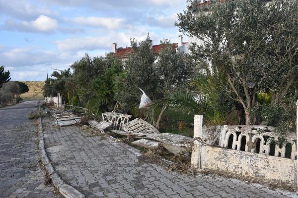 Çeşme'de yaşanan hortum sonrası hasar tespit çalışması başladı