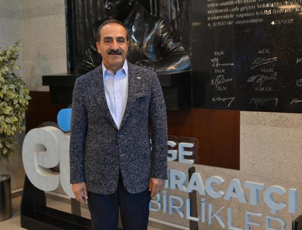 Dalında kalan hurmaları ihtiyaç sahiplerine verildi