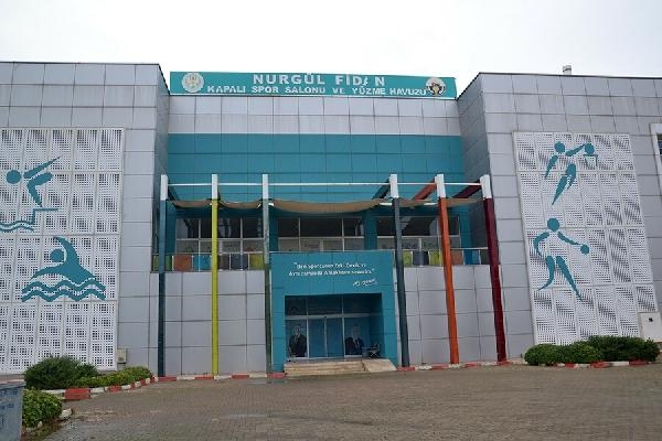 Havuz çürüdü, sporcular ortada kaldı