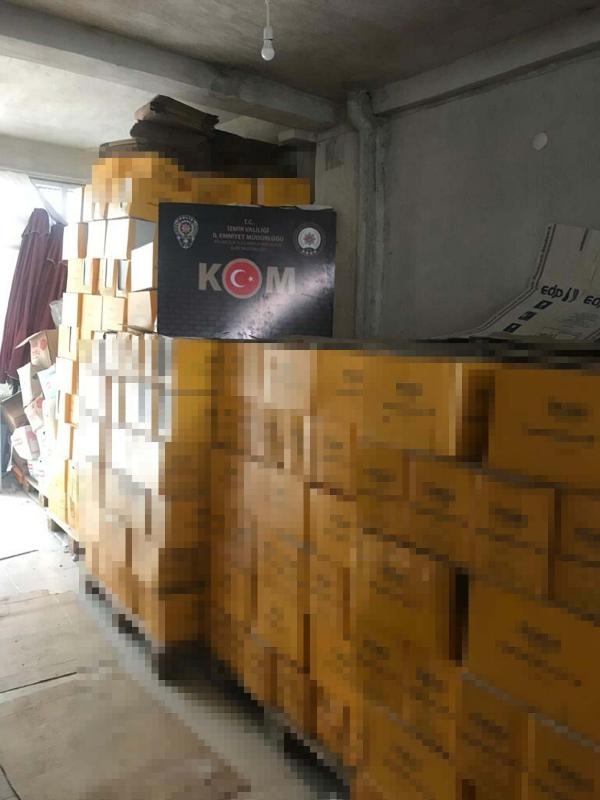 İzmir'de, 16 bin kaçak güneş kremi ele geçirildi
