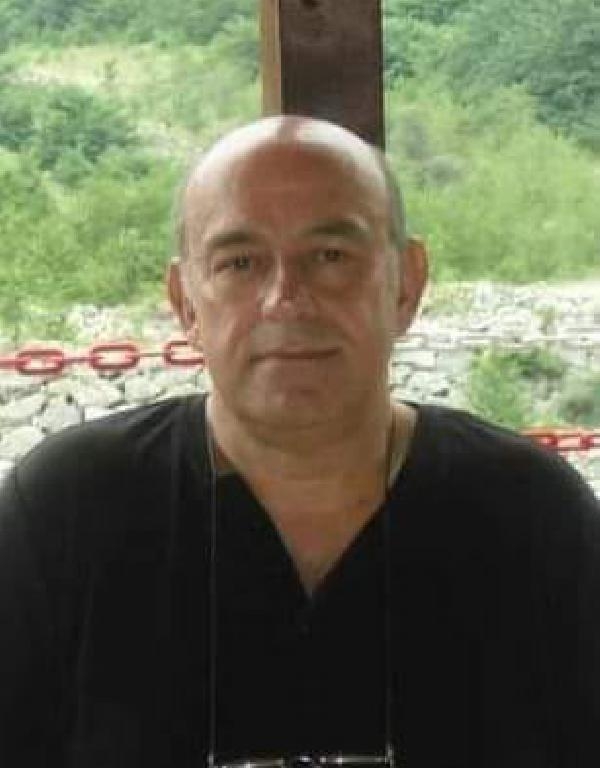 Manisa'da kalbine yenik düşen doktor toprağa verildi