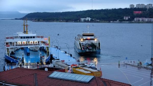 Olumsuz hava koşulları yine feribot seferlerini iptal ettirdi