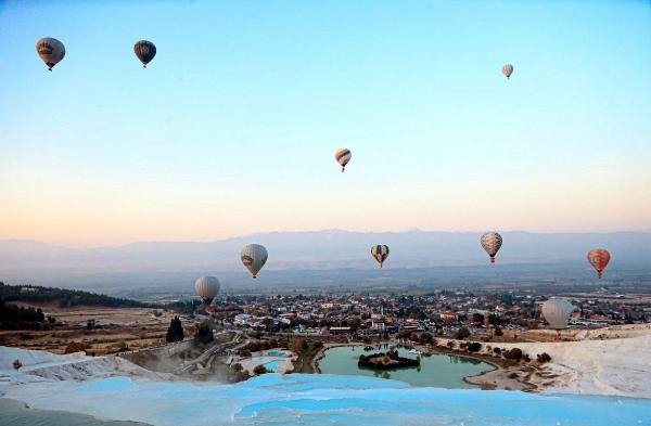 Pamukkale'de yılbaşı yoğunluğu
