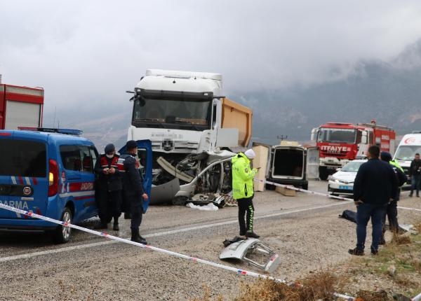 Şerit ihlali yapınca canından oldu