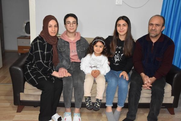 Ablası ilik nakli oldu, okuluna kavuşmayı bekliyor