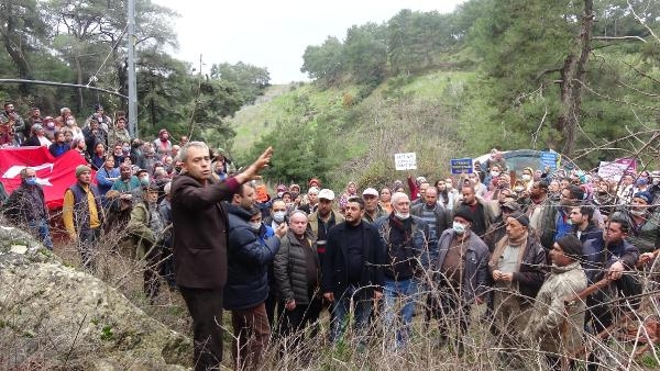 Altın madeni istemeyen köylüler, şantiye bastı