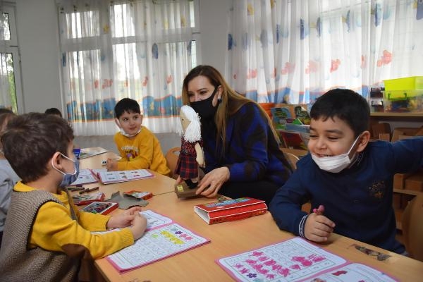 Eylül Bebek'ler çocuklarla buluşuyor