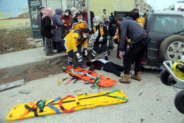 Manisa'da cenaze dönüşü kaza: 3 yaralı, 1 ölü