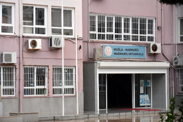 Marmaris'te depreme dayanıksız okul tepkisi