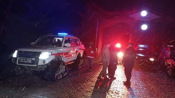 17 askeri personel ve 4 belediye işçisi Kazdağları'nda mahsur kaldı