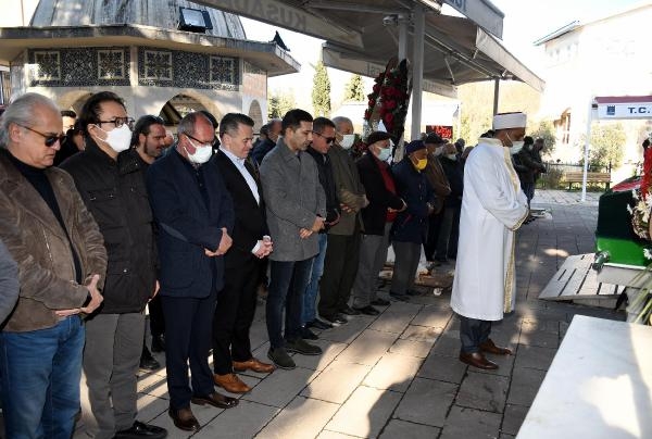 Caz sanatçısı Mafi, Kuşadası'nda toprağa verildi